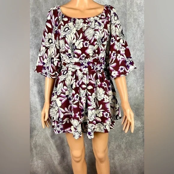 NWT Express Sz XS Floral Off The Shoulder Tie Waist Ruffle Romper - Picture 3 of 7